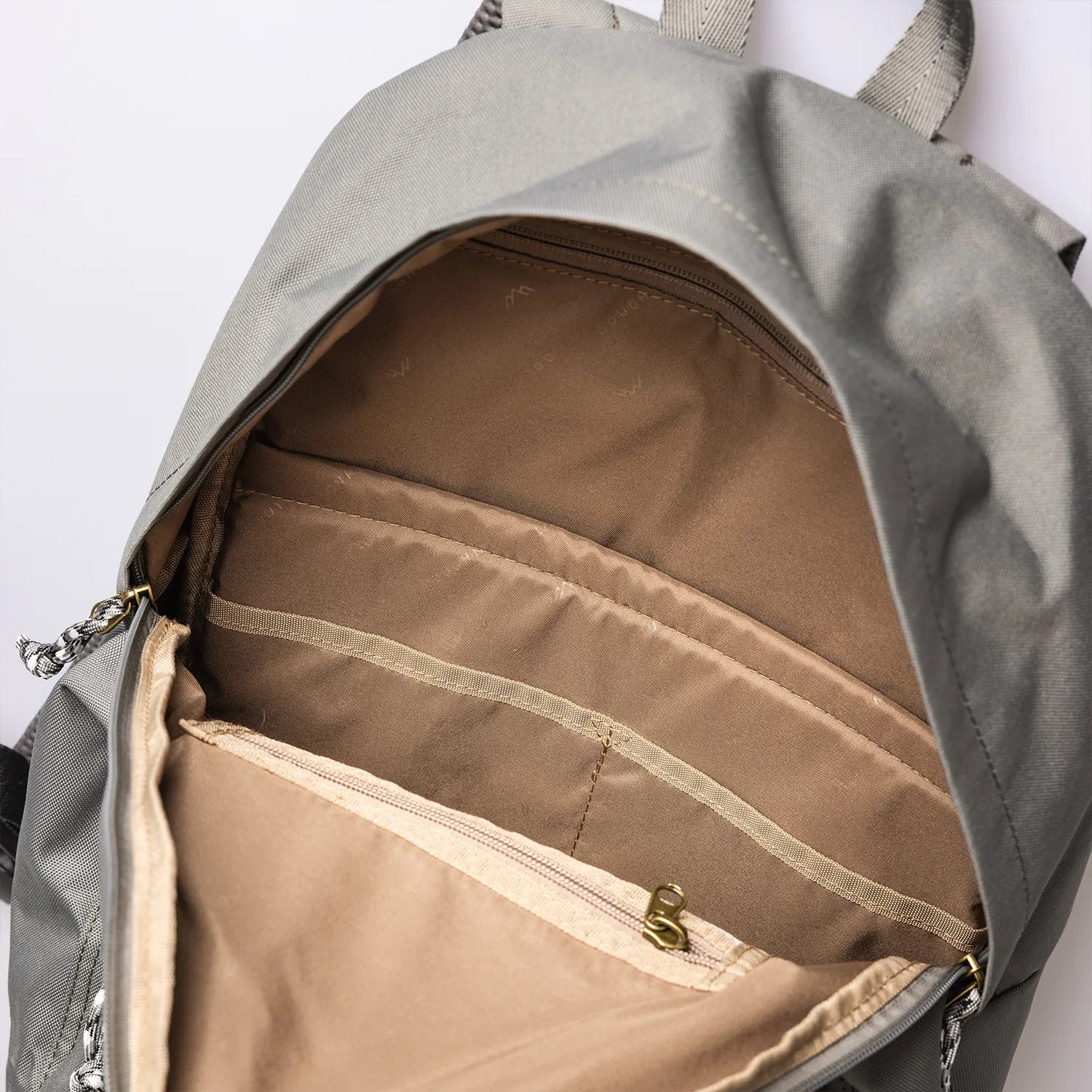 ドーナツ プラスワン リボーン 防水 A4 軽量 通学 バックパック 24L