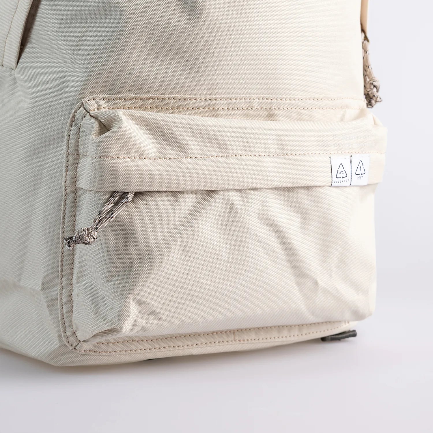 ドーナツ プラスワン リボーン 防水 A4 軽量 通学 バックパック 24L