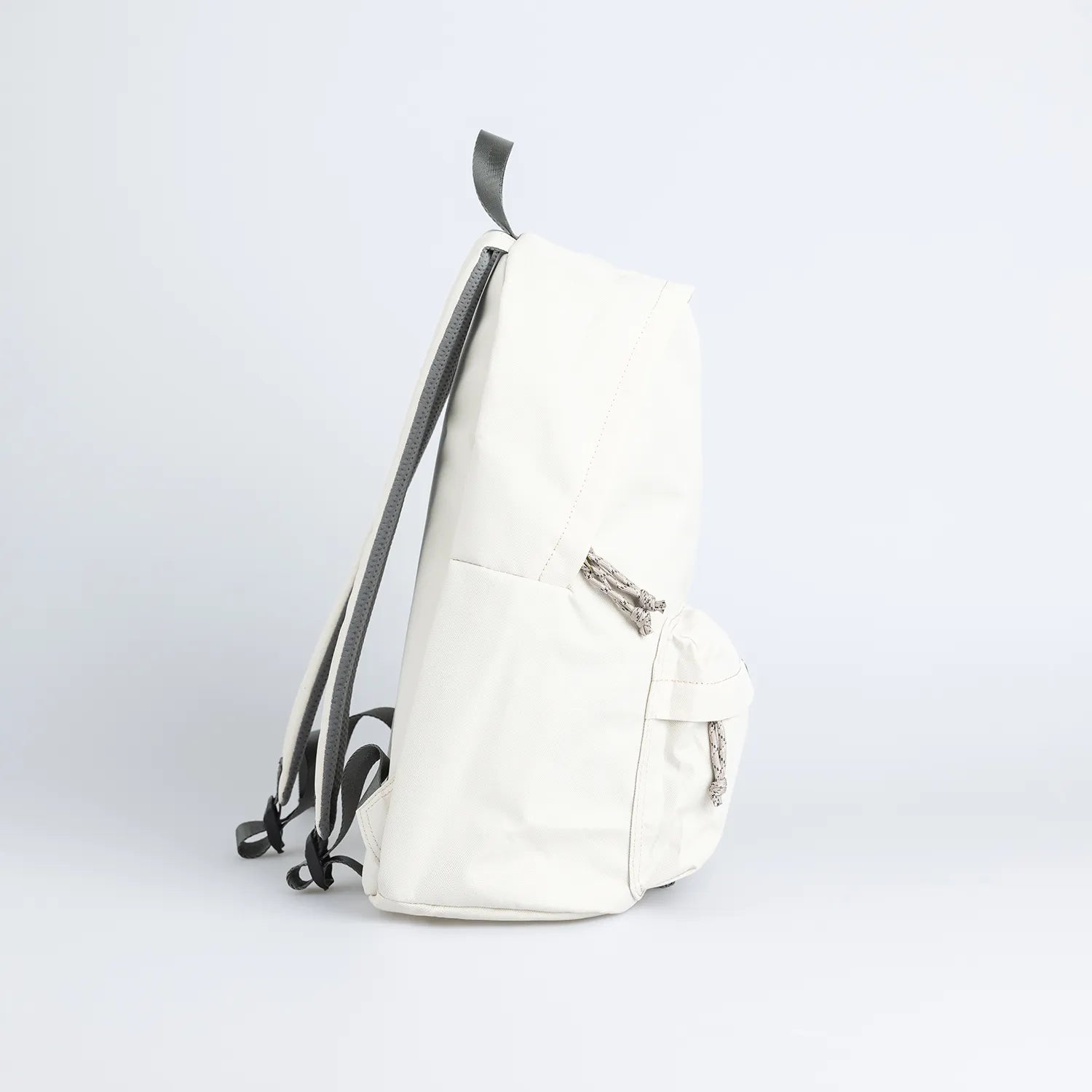 ドーナツ プラスワン リボーン 防水 A4 軽量 通学 バックパック 24L