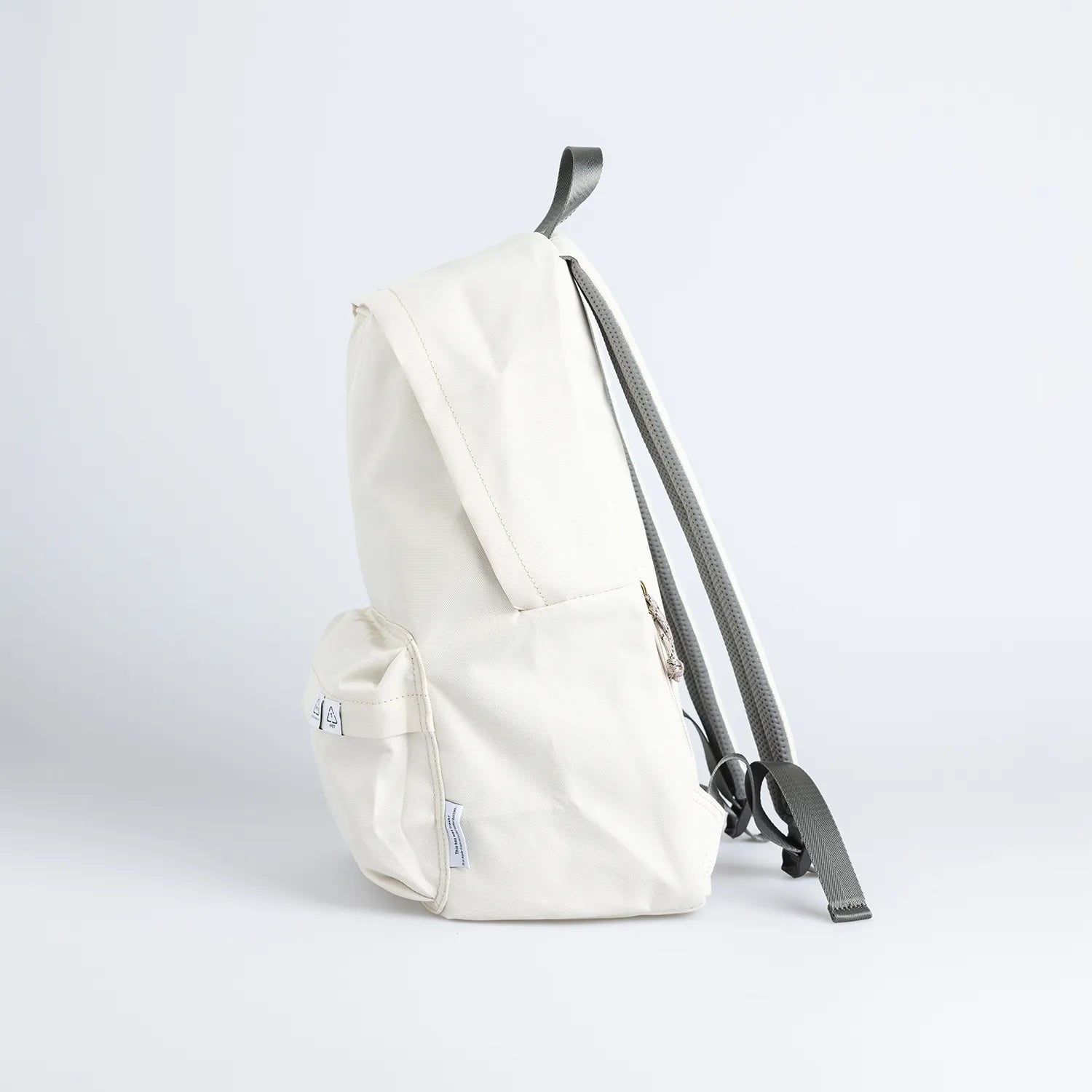 ドーナツ プラスワン リボーン 防水 A4 軽量 通学 バックパック 24L