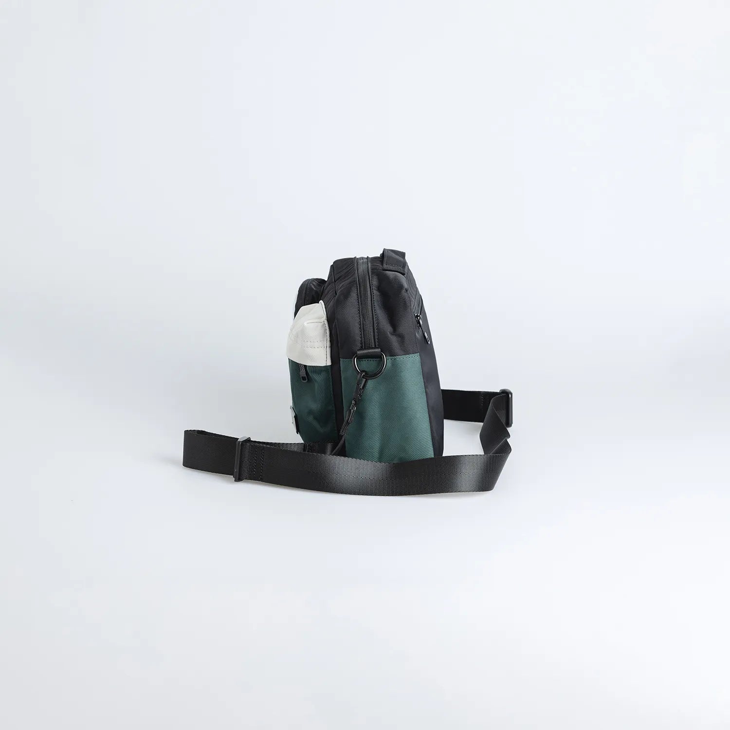 ドーナツ サッチェル ルーセント 透明ポケット付き ショルダーバッグ 痛バッグ 9L