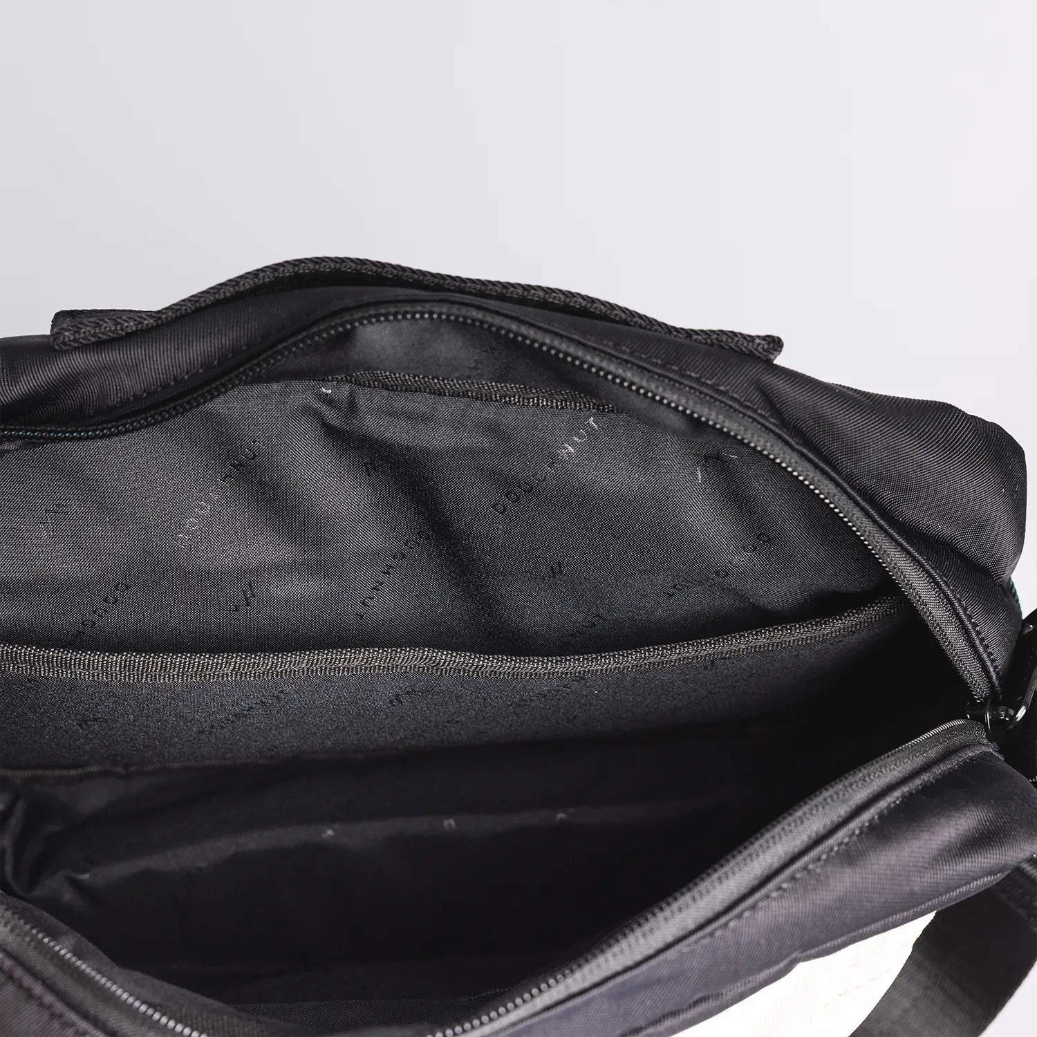 ドーナツ サッチェル ルーセント 透明ポケット付き ショルダーバッグ 痛バッグ 9L