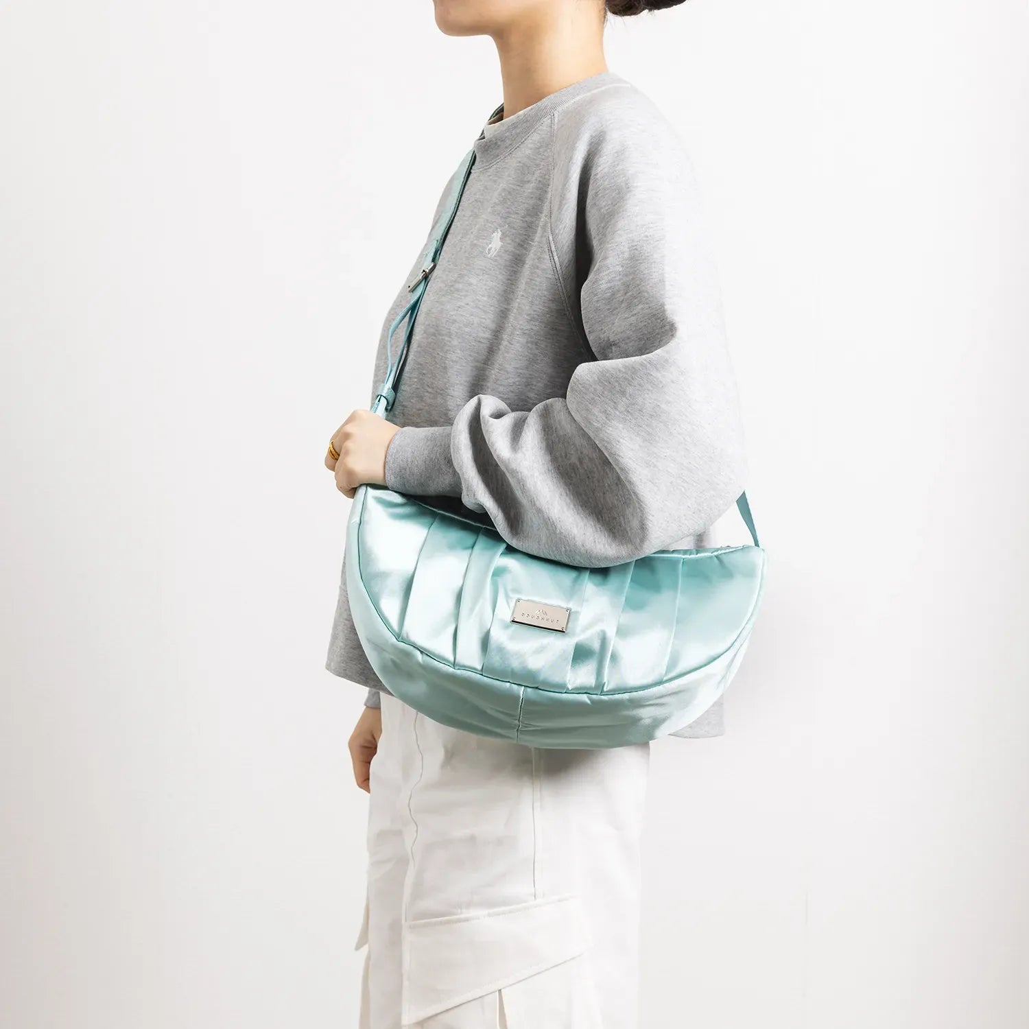 ドーナツ エクレール ガールチュード  ショルダーバッグ 7L