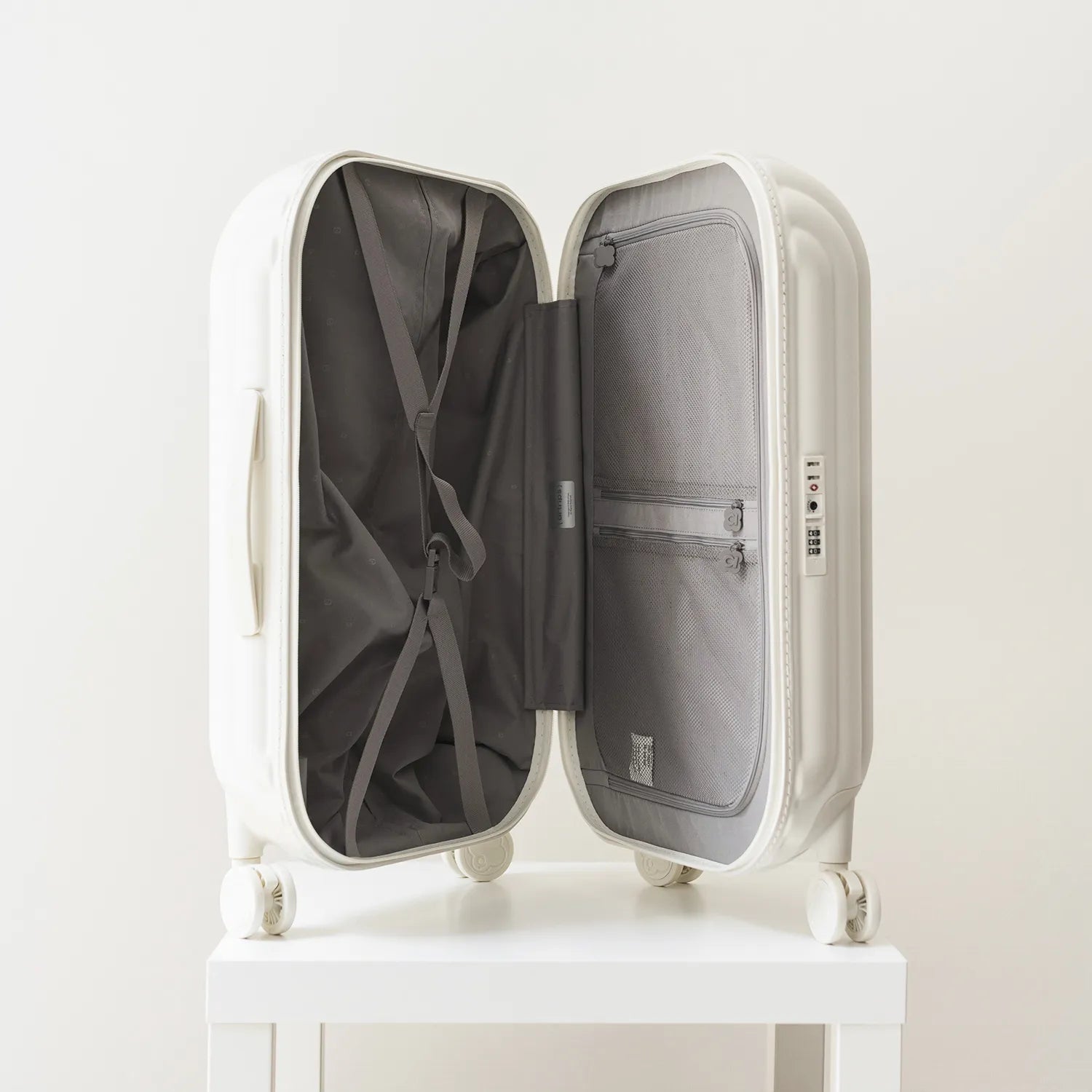 ARTRIPS | アートリップス スーツケース Bread Mサイズ 51L | 公式通販