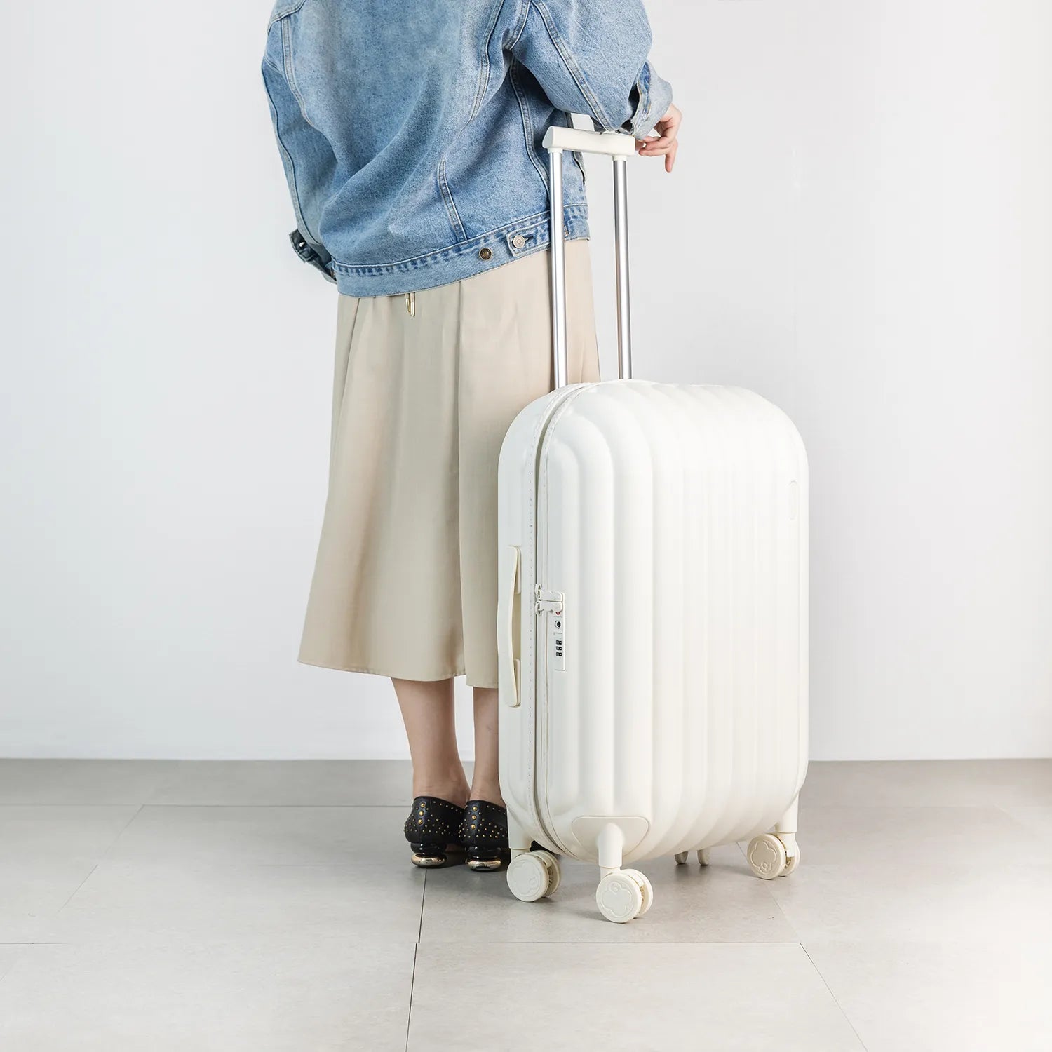 アートリップス パンスタイル Mサイズ スーツケース