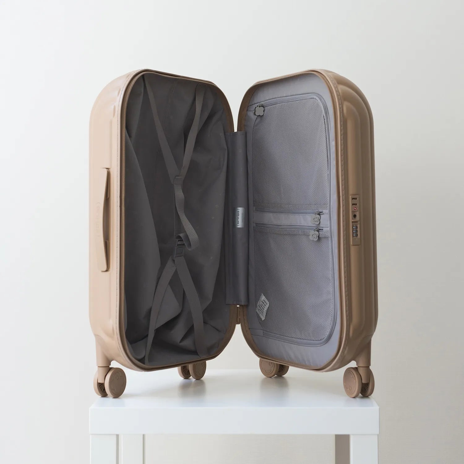 アートリップス パンスタイル Mサイズ スーツケース