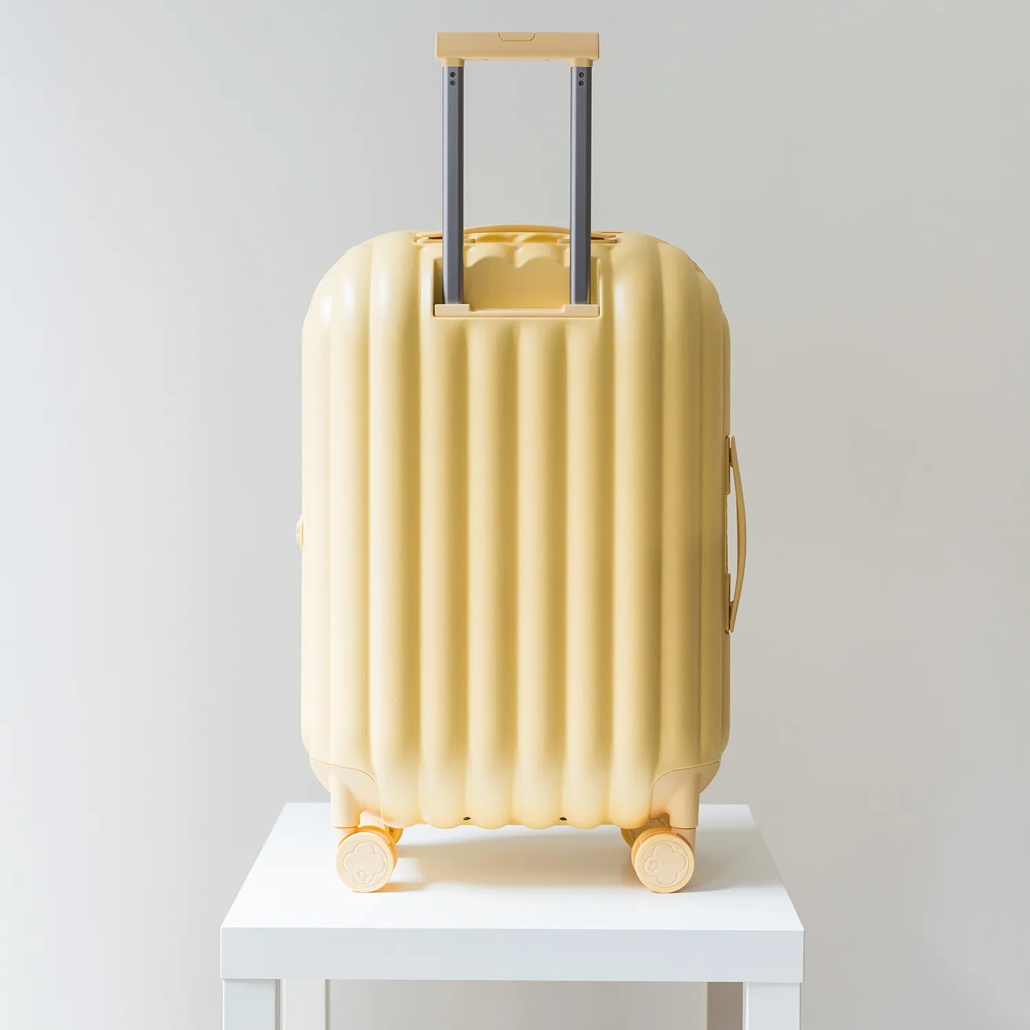 アートリップス パンスタイル Mサイズ スーツケース