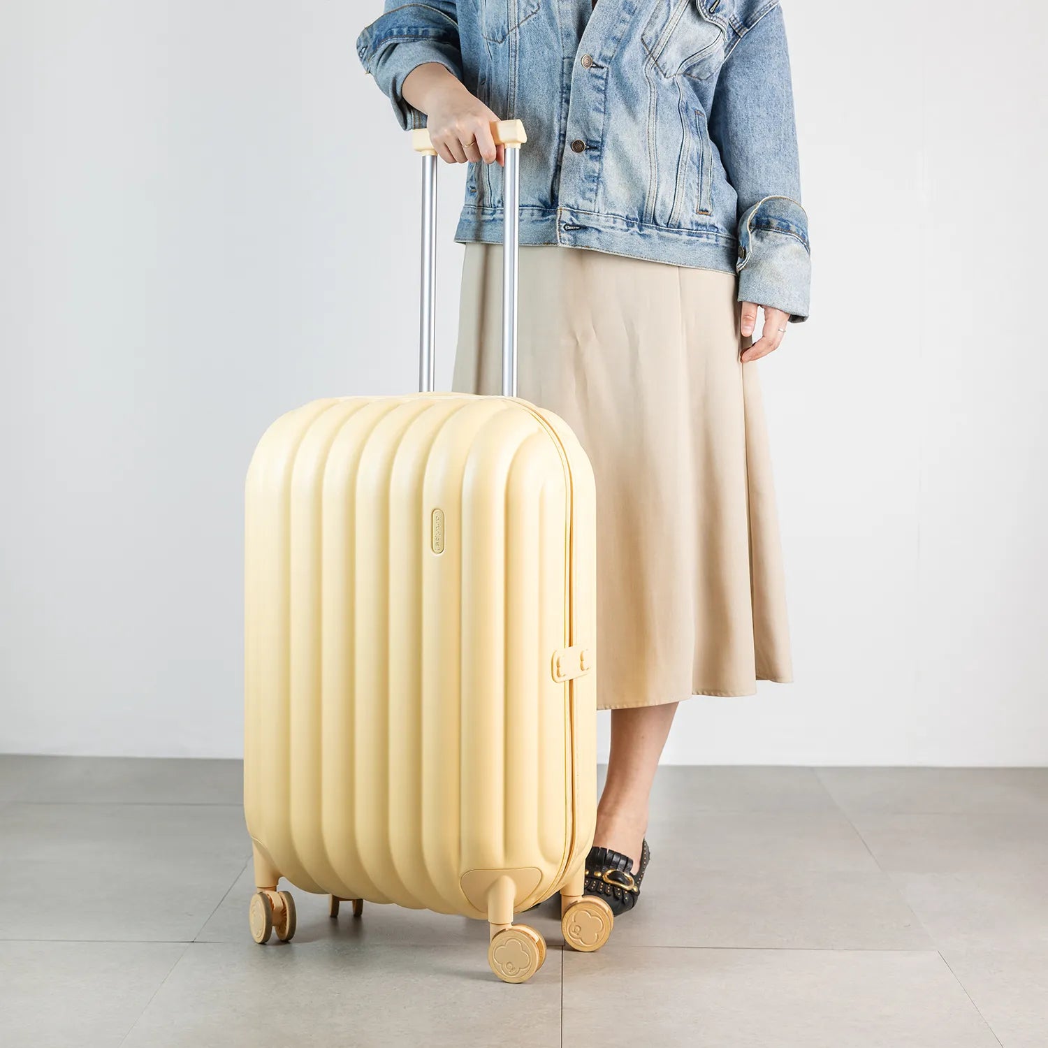 アートリップス パンスタイル Mサイズ スーツケース