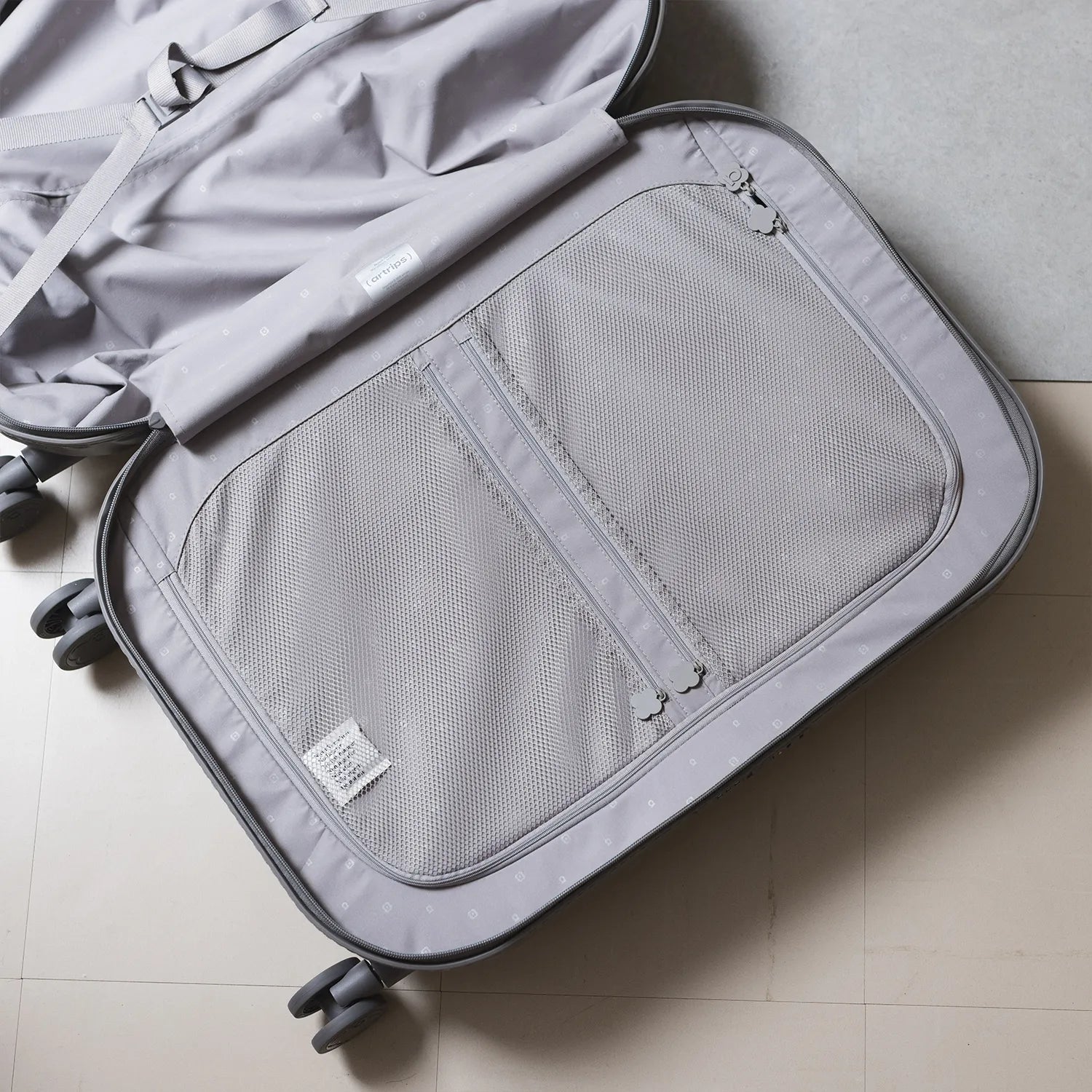 アートリップス パンスタイル Mサイズ スーツケース